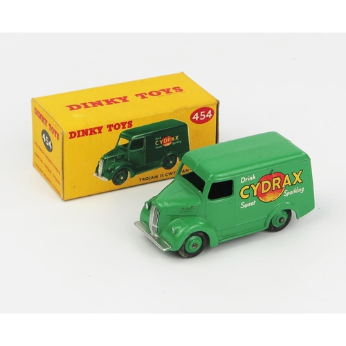 2121 - A Dinky Toys 454 Trojan 15 CWT Van - Cydrax in light green with green hubs. Near mint+ in near mint ... 