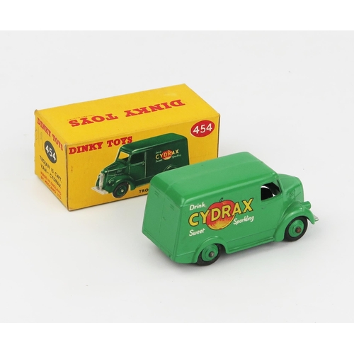 2121 - A Dinky Toys 454 Trojan 15 CWT Van - Cydrax in light green with green hubs. Near mint+ in near mint ... 