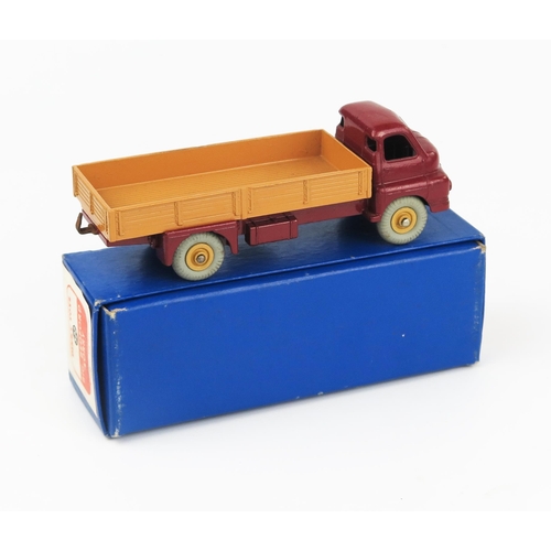 2183 - A Dinky Supertoys 522 Big Bedford Lorry in maroon with fawn back and hubs in blue box with orange la... 