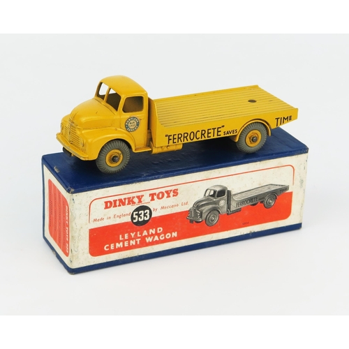 2197 - A Dinky Supertoys 533 Leyland Comet Wagon 'PORTLAND BLUE CIRCLE CEMENT' in yellow with yellow hubs a... 