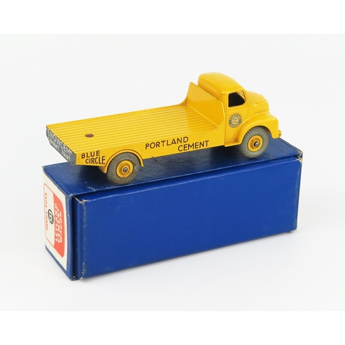 2198 - A Dinky Supertoys 533 Leyland Comet Wagon 'PORTLAND BLUE CIRCLE CEMENT' in yellow with yellow hubs a... 