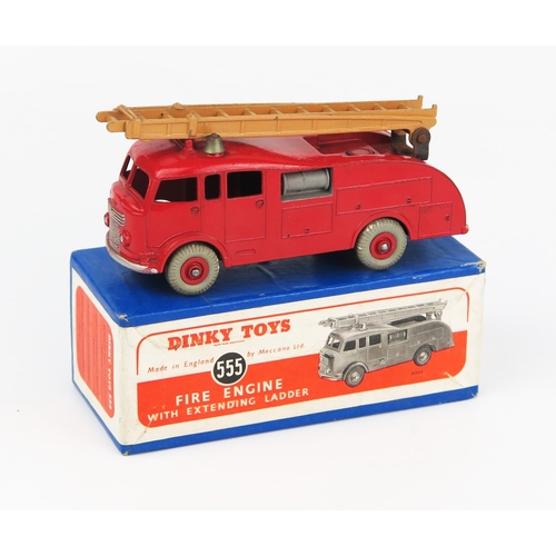 2237 - A Dinky Toys 555 (Commer) Fire Engine with Extending Ladder in red with tan ladder, no windows, red ... 