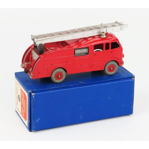 2239 - A Dinky Toys 555 (Commer) Fire Engine with Extending Ladder in red with silver ladder, no windows, r... 