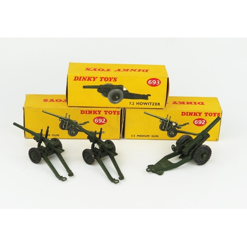 2270 - Three Dinky Toys Guns - two 692 5.5 Medium Guns and one 7.2 Howitzer. Excellent/near mint in fair to... 