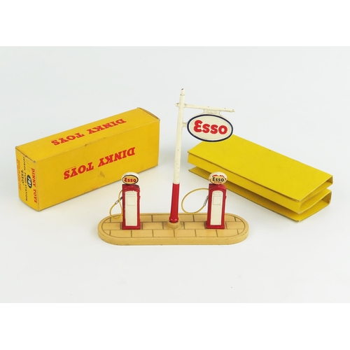 2299 - A Dinky Toys 781 Petrol Pump Station 'ESSO' in yellow non-picture box. Excellent in excellent box wi... 