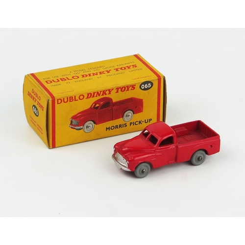 2346 - A Dublo Dinky Toys Morris Pick-Up in red with silver trim and smooth grey plastic wheels. Near mint ... 