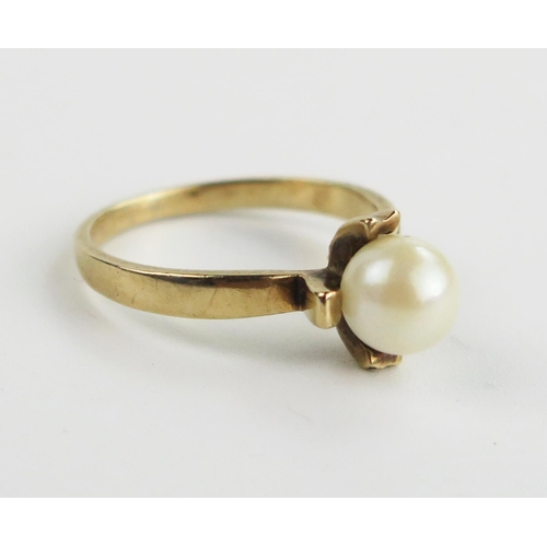 239 - 9ct Gold and Pearl Solitaire Ring, size N, 2.7g