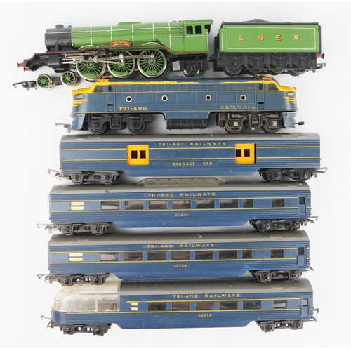 2597D - A Tri-ang OO Gauge Transcontinental R159 5 car Set (loco has some wear) and Hornby Railways R.850 4-... 