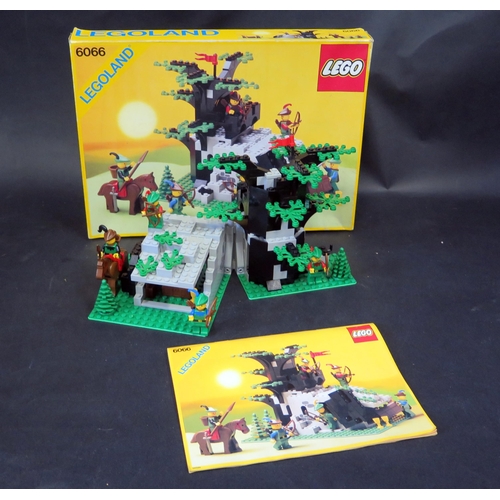 2608 - LEGO 6066 Camouflaged Outpost - Castle, Forestmen - complete with manual in good box