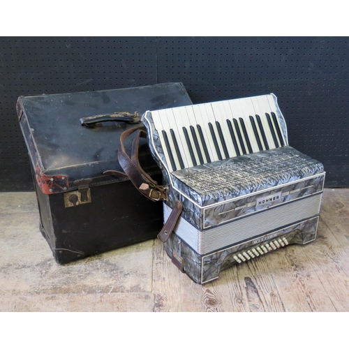 2714 - A Hohner Vedi I Accordion -34 Keys, 48 Buttons in case (not tested)