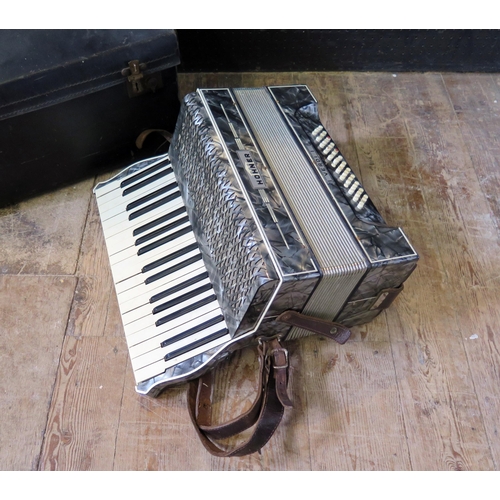 2714 - A Hohner Vedi I Accordion -34 Keys, 48 Buttons in case (not tested)