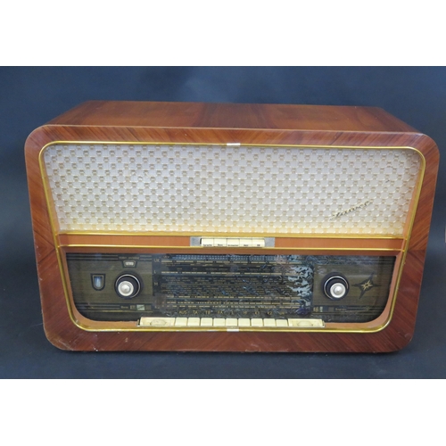 2733 - A Rochlitz Walnut Cased Wireless