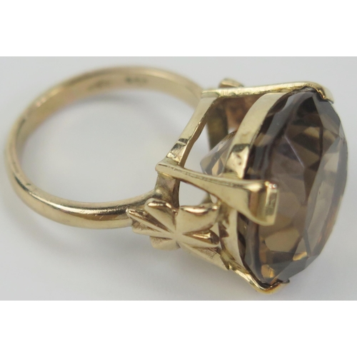 53 - 9ct Gold Smoky Quartz Dress Ring, 17mm diam., size L.5, 8,1g