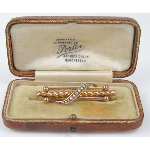 60 - 9ct Gold and Pearl Bar Brooch, 44mm, 2.6g, boxed