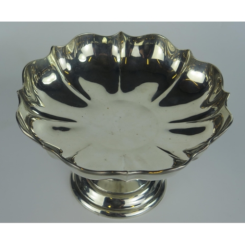 655 - George V Silver Stemmed Fruit Bowl with shaped top, 22.5cm diam. x 14cm high, Birmingham 1928,  A E ... 