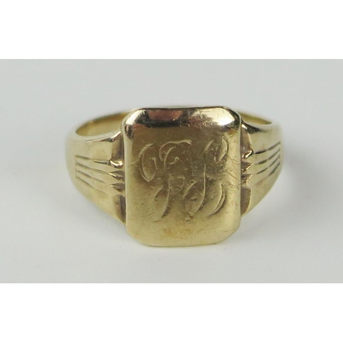 50c - 9ct Gold Signet Ring, size N.5, 3.9g