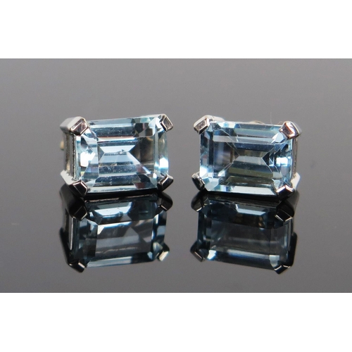 123 - Pair of 18ct White Gold Aqua Marine Stud Earrings, 8x6mm, 3.3g