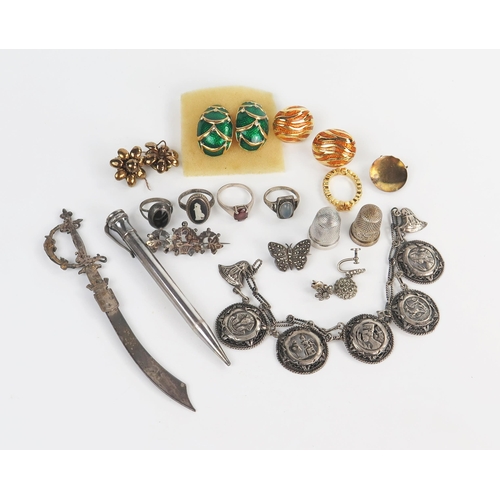 264 - Selection of Odd Silver and Costume Jewellery, silver thimbles, etc.