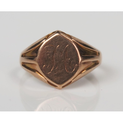 301 - 9ct Gold Signet Ring, size L.25, 1.4g