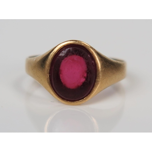 302 - Unmarked 18ct Gold and Garnet Ring, size O, 2.7g