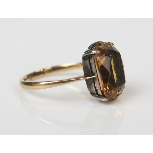 316 - 9ct Gold and Silver Citrine Ring, size N.5, 2.7g