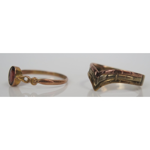 393 - Two 9ct Gold Rings, 2.6g. Both A/F