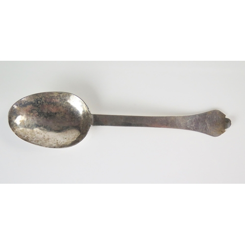 505 - 17th Century Silver Rat Tail Trifid Spoon, no hallmarks to flat stem, initials RF to back, 7.7cm, 47... 