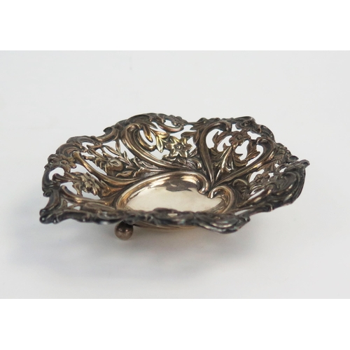 586 - A late Victorian silver bon-bon dish, of heart shape, Birmingham 1882, Henry Matthews, 20grams.