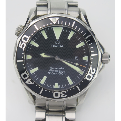 52 - OMEGA Seamaster Gent's Steel Cased Wristwatch, boxed and with papers from 2001, Ref: 22645000, watch... 