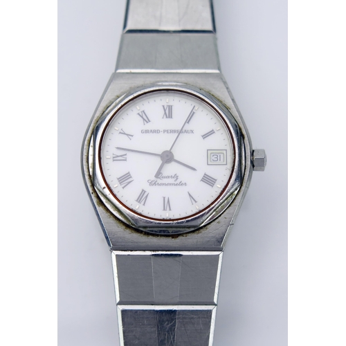 56 - Girard Perregaux Laureato Quartz 26mm Steel Cased Wristwatch, back no. 25418, 4460 2 AC. Not running