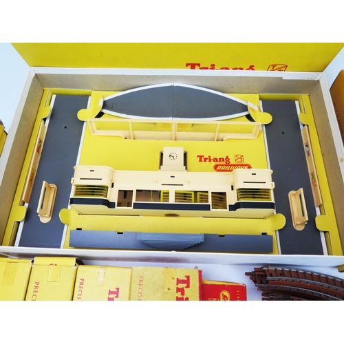 2021 - Triang Railways TT Gauge Accessories Collection including T31 Station Set in Excellent condition (mo... 