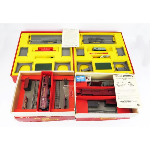 2039 - Triang Railways OO Gauge Operating Sets Group - Royal Mail Coach Sets R23 and R119, R135 Ore Wagon S... 