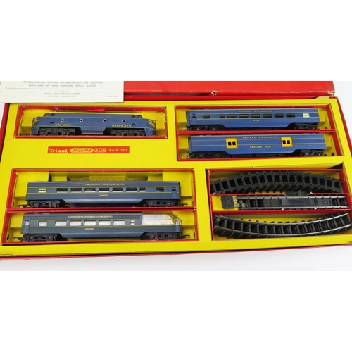 2053 - Triang Railways OO Gauge RS14 Transcontinental Passenger Train Set in blue/yellow with Double Ended ... 