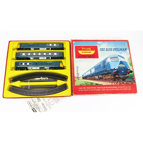 2071 - Triang Hornby OO Gauge RS52 The Blue Pullman Train Set - excellent to very good in tatty box with ma... 