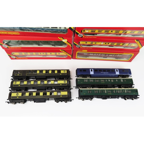 2103 - 12 Hornby OO Gauge Passenger Coaches - excellent (some boxed)