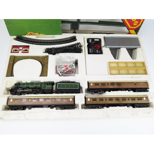 2109 - Hornby Railways OO Gauge R176 Flying Scotsman Train Set, LNER 4472 - excellent in tatty box