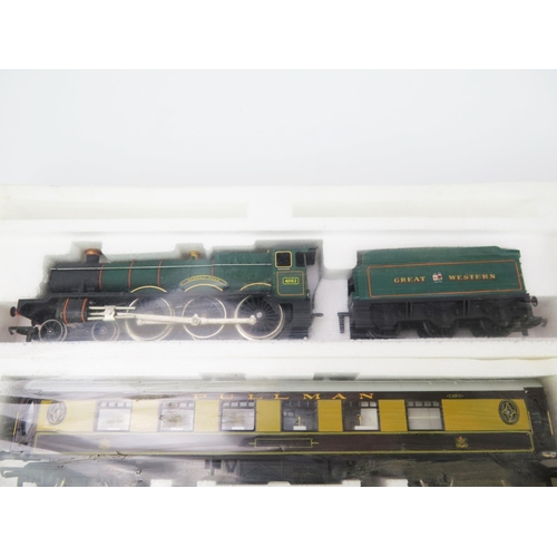 2209 - Hornby Railways OO Gauge R687 Silver Jubilee Pullman Set with GWR 4-6-0 Loco 