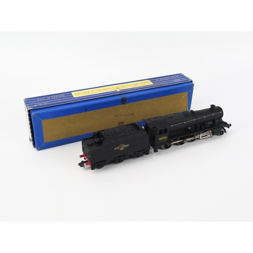 2214 - Hornby Dublo OO Gauge 3 Rail LT25 LMR 8F 2-8-0 Locomotive and Tender - excellent in very good+ box