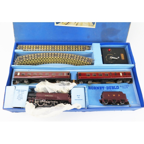 2217 - Hornby Dublo OO Gauge 3 Rail EDP2 Passeneger Train Set 