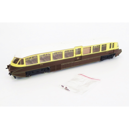 2243 - Dapol OO Gauge 4d-011-005 Streamlined Railcar GWR Chocolate & Cream DCC - excellent