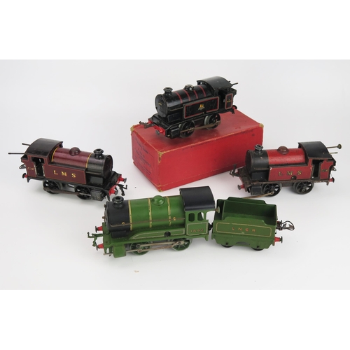 2347 - Hornby O Gauge Clockwork Train Group including Type 501 LNER Green, Type 101 LMS Maroon, Type 101 LM... 