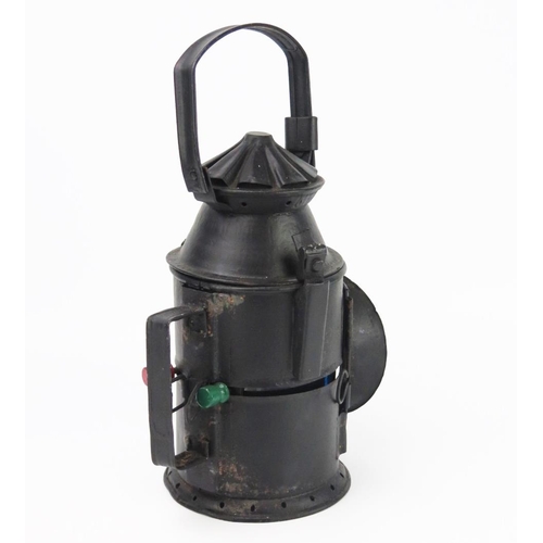 2352 - Railway Signal Oil Lamp with Green and Red Slides