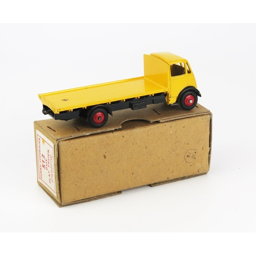 2444 - Dinky Toys 512 Guy Flat Truck (1st type cab) - yellow cab and back, black chassis, red ridged hubs, ... 