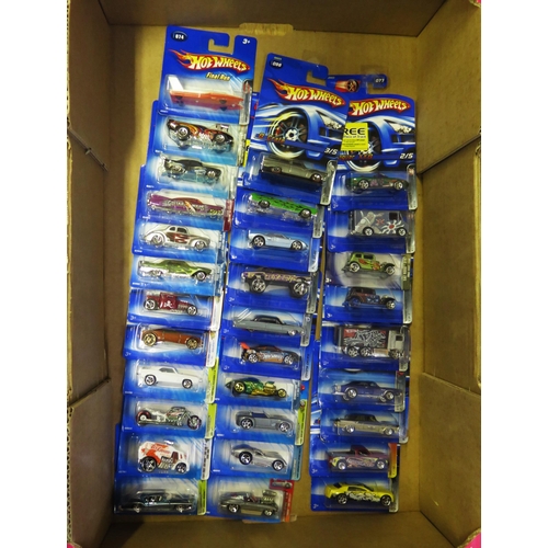 2529 - Hot Wheels Group of 31 including Ford GT40, 1969 Pontiac Firebird, Ford Thunderbolt, 1969 Dodge Char... 