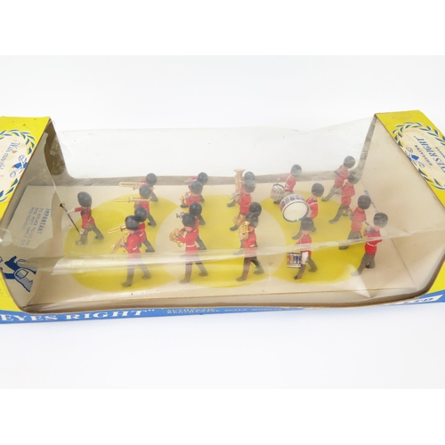 2577 - Britains Eyes Right Models 7244 Full Band of The Scots with moveable heads and arms - excellent in g... 