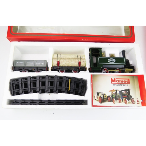 2584A - Mamod RS1 O Gauge The Mamod Steam Railway with Green 0-4-0 Loco with red wheel, log cart and wagon p... 