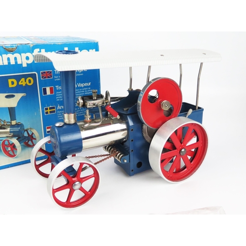 2586 - Wilesco D40 Dampftraktor Steam Traction Engine in blue/red/silver/white - excellent, never used in b... 