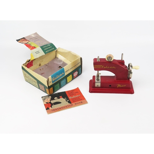 2645 - Vintage Vulcan Minor child's sewing machine