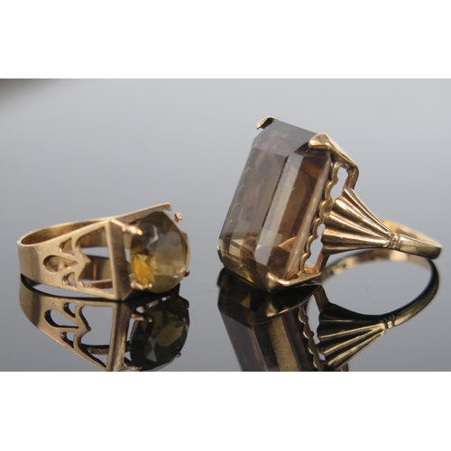 917 - A Smokey Quartz and 9ct Gold Cocktail Ring, the rectangular cushion cut 20x15mm, hallmarked 9ct, rin... 