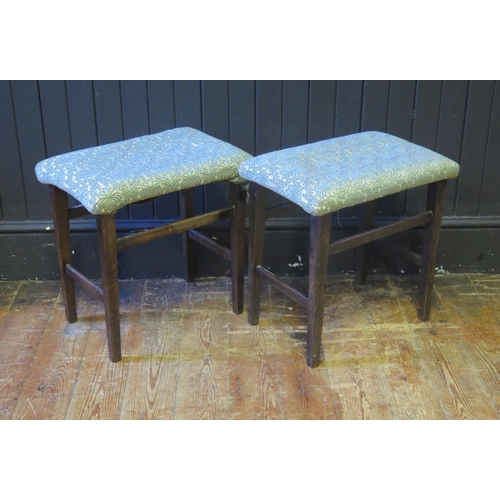 1318 - Two King George V Coronation Stools by Thomas Glenister Co. sold with book of ceremonies dated 22nd ... 